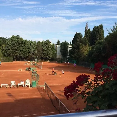 Appartement уют,спокойствие,сигурност на метри от плажа St Constantin et Helena